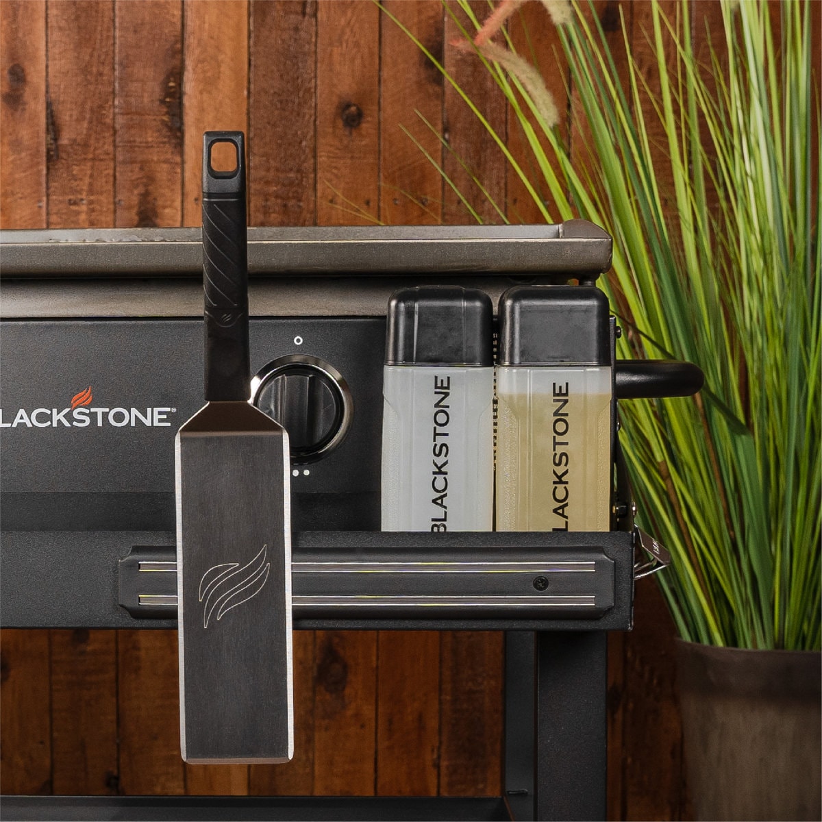 Blackstone 28" Griddle with Front Shelf and Soft Cover