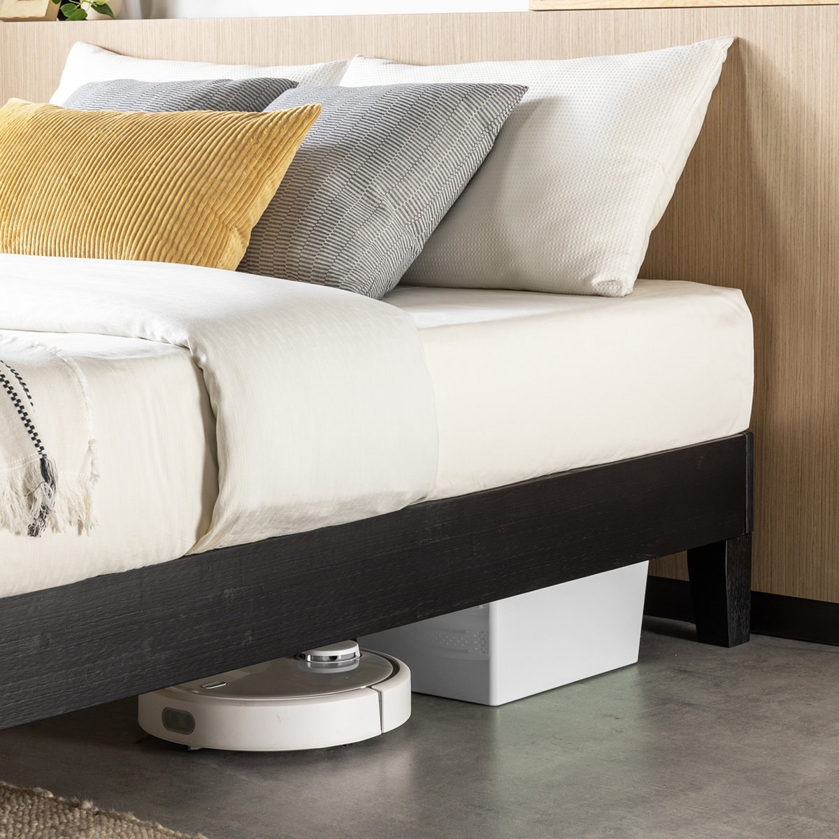 Amaryn Solid Wood Platform Bed